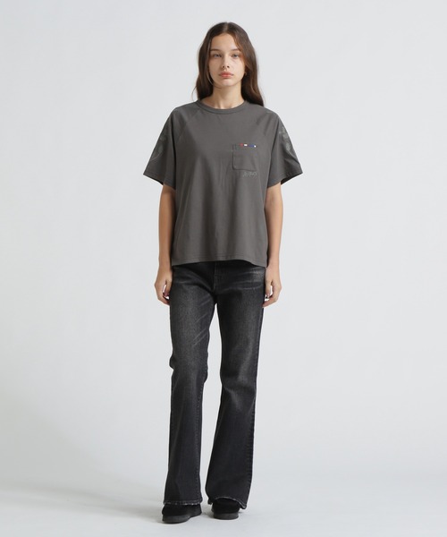 AVIREX(アヴィレックス)の「《直営店限定》HAND STITCHED STYLE T-SHIRT(Tシャツ/カットソー・レディース・オフホワイト/チャコールグレー・F)」の11枚目の写真