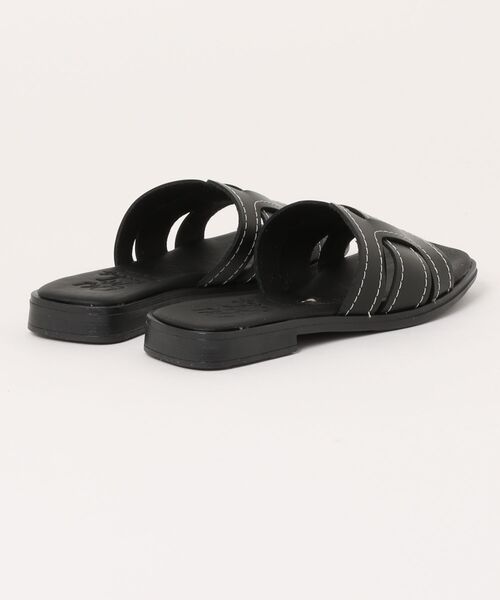 inter-chaussures(インターショシュール)の「【Oh my Sandals】ステッチフラットミュールサンダル(E62204)(サンダル・レディース・ブラック/ホワイト/キャメル/ライトグリーン・35/36/37/38)」の5枚目の写真