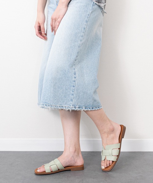 inter-chaussures(インターショシュール)の「【Oh my Sandals】ステッチフラットミュールサンダル(E62204)(サンダル・レディース・ブラック/ホワイト/キャメル/ライトグリーン・35/36/37/38)」の14枚目の写真