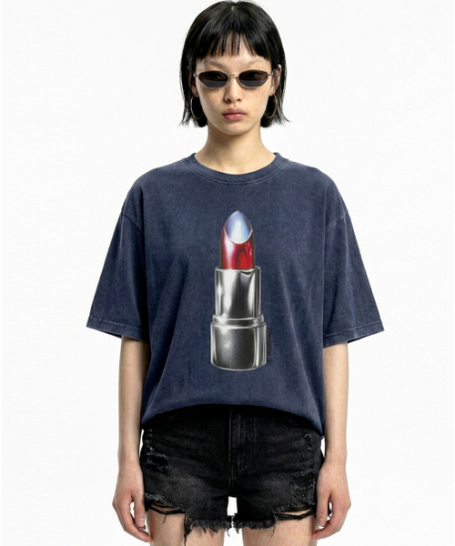 REBRENNER(リブレンナー)の「DTFリップスティックピグメント半袖Tシャツネイビー(Tシャツ/カットソー・レディース・その他・MEDIUM/LARGE/X-LARGE/2XL)」の1枚目の写真