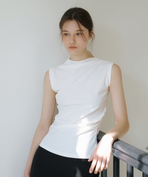 REORG(リオルグ)の「CE RIBBED SHIRRING SLEEVELESS WHITE(Tシャツ/カットソー・レディース・その他・MEDIUM/SMALL)」の2枚目の写真