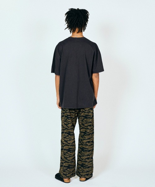 THRIFTY LOOK（スリフティールック）の「TRIFTY LOOK スリフティルック / REPEAT SS TEE（Tシャツ/カットソー・メンズ・スミクロ/ホワイト/ブラック・MEDIUM/LARGE/X-LARGE/SMALL）」の8枚目の写真