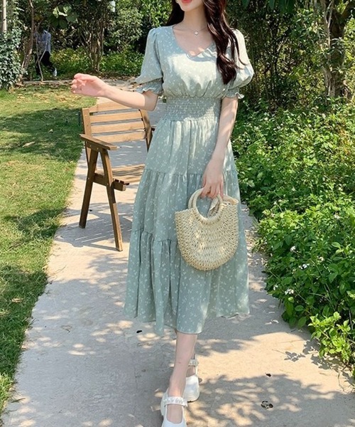 SHOUYO(ショウヨウ)の「小花柄パフスリーブ フレアロングワンピース(ワンピース・レディース・ホワイト/グリーン・M)」の17枚目の写真
