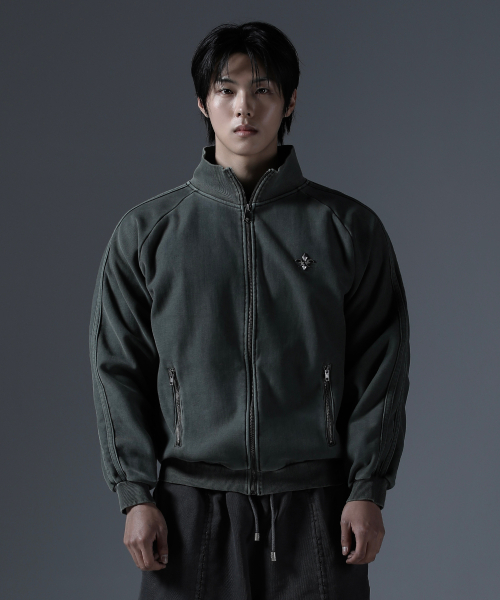 CARMID（カミド）の「アンティックピグメントジャージ [オリーブグリーン]（ナイロンジャケット・メンズ・その他・1/2/3）」の2枚目の写真