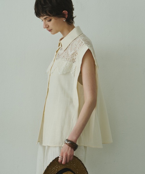 Plumel(プルメル)の「Lace Scallop Linen French Sleeve Shirt / リネン混スカラップレースフレンチシャツ(シャツ/ブラウス・レディース・アイボリー/ブラック・MEDIUM)」の7枚目の写真