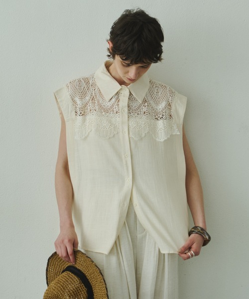 Plumel(プルメル)の「Lace Scallop Linen French Sleeve Shirt / リネン混スカラップレースフレンチシャツ(シャツ/ブラウス・レディース・アイボリー/ブラック・MEDIUM)」の5枚目の写真