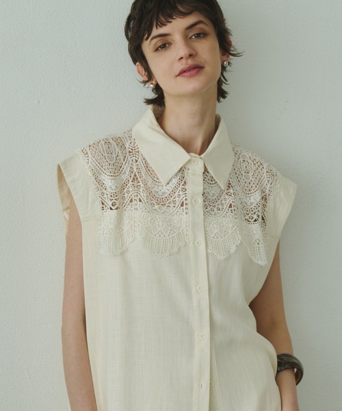 Plumel(プルメル)の「Lace Scallop Linen French Sleeve Shirt / リネン混スカラップレースフレンチシャツ(シャツ/ブラウス・レディース・アイボリー/ブラック・MEDIUM)」の3枚目の写真