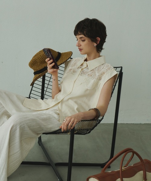 Plumel(プルメル)の「Lace Scallop Linen French Sleeve Shirt / リネン混スカラップレースフレンチシャツ(シャツ/ブラウス・レディース・アイボリー/ブラック・MEDIUM)」の12枚目の写真