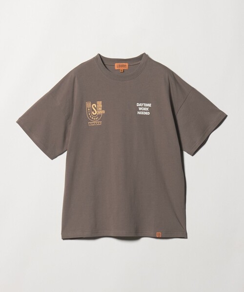 UNIVERSAL OVERALL(ユニバーサルオーバーオール)の「【別注】<UNIVERSAL OVERALL>グラフィック プリント Tシャツ / キッズ 140cm-160cm(Tシャツ/カットソー・キッズ・ホワイト/ダークブラウン/ダークグレー・L(160cm)/M(140-150cm))」の3枚目の写真