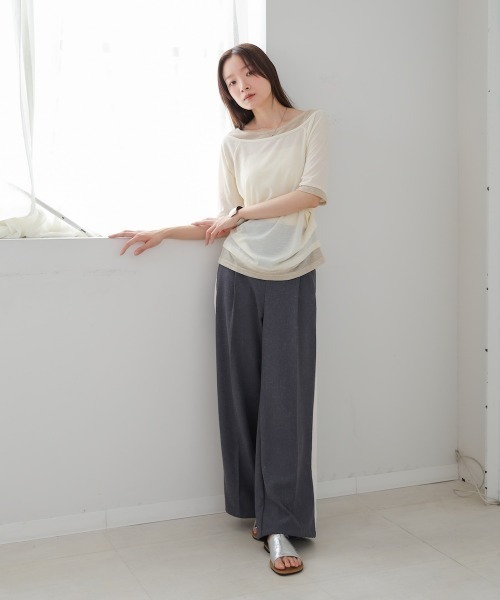 Bab（バブ）の「前後2WAYレイヤードオフショル風カットトップス（Tシャツ/カットソー・レディース・ライトグレー/アイボリー・FREE）」の5枚目の写真