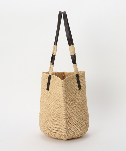 MADE IN MADA（メイドインマダ）の「【MADE IN MADA /メイドインマダ】ALICE M LEATHER STRAP BAG（ショルダーバッグ・レディース・ベージュ・FREE）」の3枚目の写真