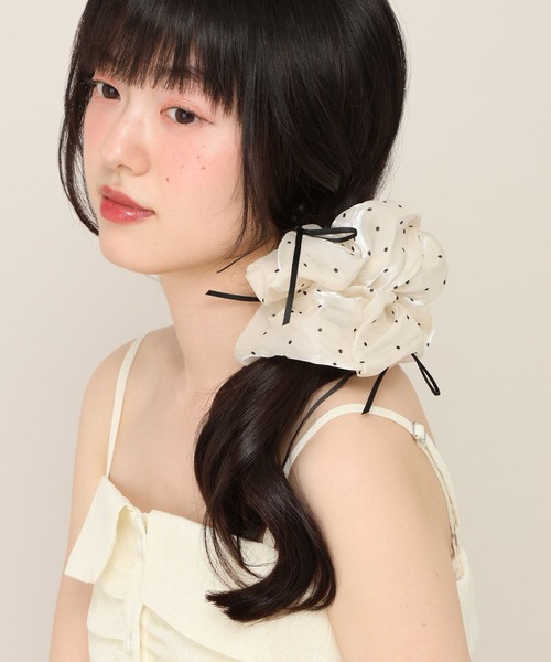 Heather(ヘザー)の「ドットリボンシュシュ 855987(シュシュ・レディース・アイボリー/ブラック・ONE SIZE)」の1枚目の写真