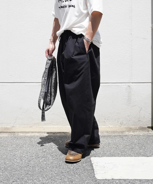 my beautiful landlet(マイビューティフルランドレット)の「【my beautiful landlet】 HIGH COUNT COTTON TWILL WIDE EASY PANTS(その他パンツ・メンズ・ブラック・2/1/0)」の13枚目の写真