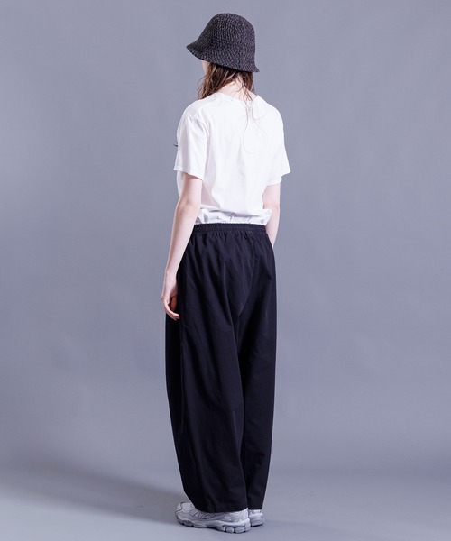 my beautiful landlet(マイビューティフルランドレット)の「【my beautiful landlet】 HIGH COUNT COTTON TWILL WIDE EASY PANTS(その他パンツ・メンズ・ブラック・2/1/0)」の9枚目の写真