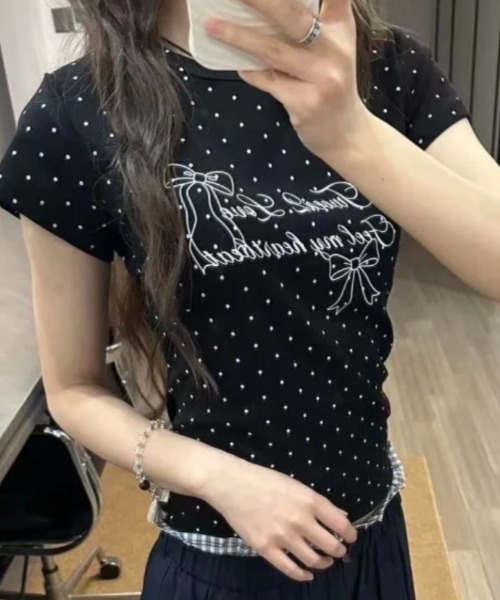 DIAVEL(ディアベル)の「ドット柄リボンロゴコンパクトTシャツ(Tシャツ/カットソー・レディース・ブラック・M)」の9枚目の写真
