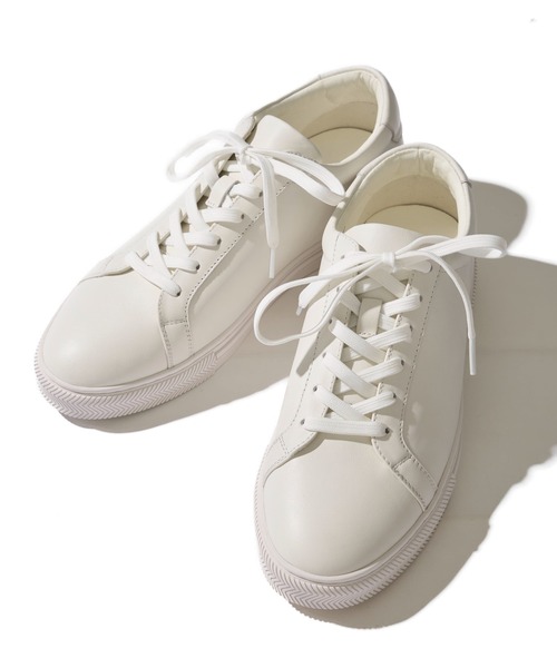 TETE HOMME(テットオム)の「5.5cm ヒールアップ スムースレザースニーカー / スタイルアップ スムースレザーシューズ(スニーカー・メンズ・ホワイト/ブラック・MEDIUM/LARGE/X-LARGE)」の1枚目の写真