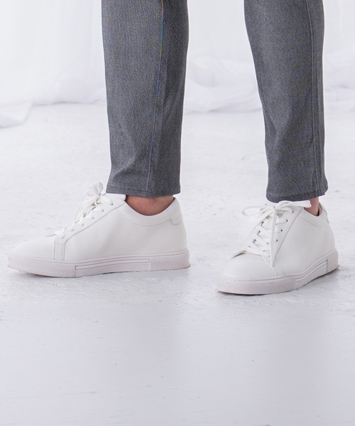 TETE HOMME(テットオム)の「5.5cm ヒールアップ スムースレザースニーカー / スタイルアップ スムースレザーシューズ(スニーカー・メンズ・ホワイト/ブラック・MEDIUM/LARGE/X-LARGE)」の3枚目の写真