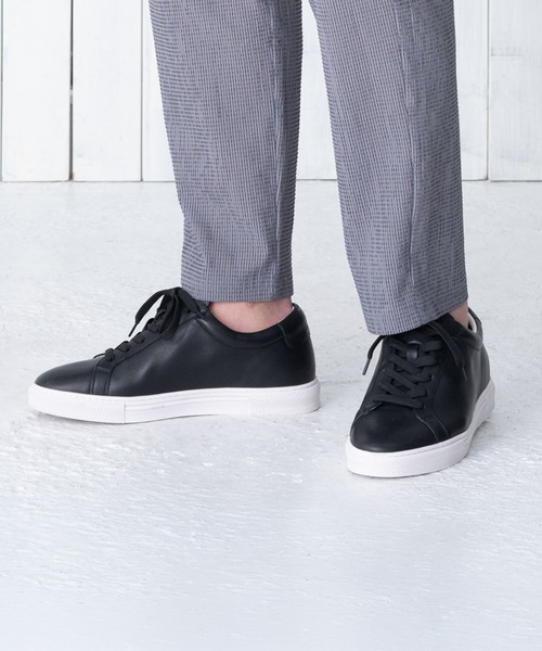 TETE HOMME(テットオム)の「5.5cm ヒールアップ スムースレザースニーカー / スタイルアップ スムースレザーシューズ(スニーカー・メンズ・ホワイト/ブラック・MEDIUM/LARGE/X-LARGE)」の4枚目の写真