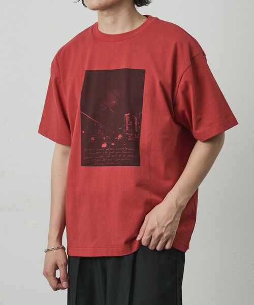 COLONY 2139(コロニートゥーワンスリーナイン)の「スクエアフォトプリントTシャツ(Tシャツ/カットソー・メンズ・レッド/ホワイト/ブラック・MEDIUM/LARGE)」の3枚目の写真