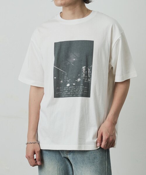 COLONY 2139(コロニートゥーワンスリーナイン)の「スクエアフォトプリントTシャツ(Tシャツ/カットソー・メンズ・レッド/ホワイト/ブラック・MEDIUM/LARGE)」の1枚目の写真