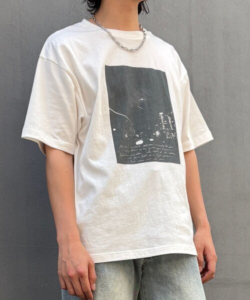 COLONY 2139(コロニートゥーワンスリーナイン)の「スクエアフォトプリントTシャツ(Tシャツ/カットソー・メンズ・レッド/ホワイト/ブラック・MEDIUM/LARGE)」の4枚目の写真