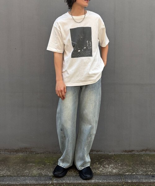 COLONY 2139(コロニートゥーワンスリーナイン)の「スクエアフォトプリントTシャツ(Tシャツ/カットソー・メンズ・レッド/ホワイト/ブラック・MEDIUM/LARGE)」の6枚目の写真