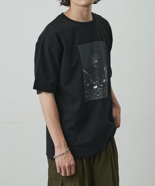 COLONY 2139(コロニートゥーワンスリーナイン)の「スクエアフォトプリントTシャツ(Tシャツ/カットソー・メンズ・レッド/ホワイト/ブラック・MEDIUM/LARGE)」の6枚目の写真