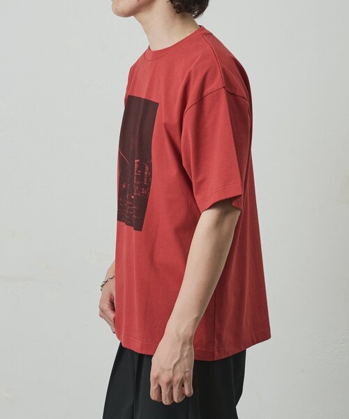COLONY 2139(コロニートゥーワンスリーナイン)の「スクエアフォトプリントTシャツ(Tシャツ/カットソー・メンズ・レッド/ホワイト/ブラック・MEDIUM/LARGE)」の12枚目の写真