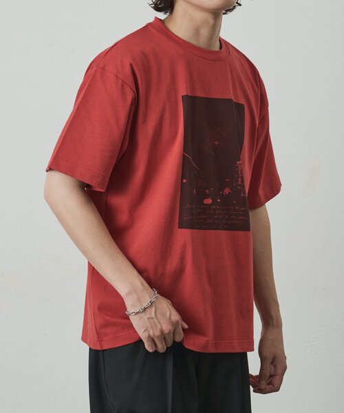 COLONY 2139(コロニートゥーワンスリーナイン)の「スクエアフォトプリントTシャツ(Tシャツ/カットソー・メンズ・レッド/ホワイト/ブラック・MEDIUM/LARGE)」の14枚目の写真