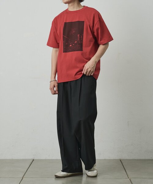 COLONY 2139(コロニートゥーワンスリーナイン)の「スクエアフォトプリントTシャツ(Tシャツ/カットソー・メンズ・レッド/ホワイト/ブラック・MEDIUM/LARGE)」の16枚目の写真