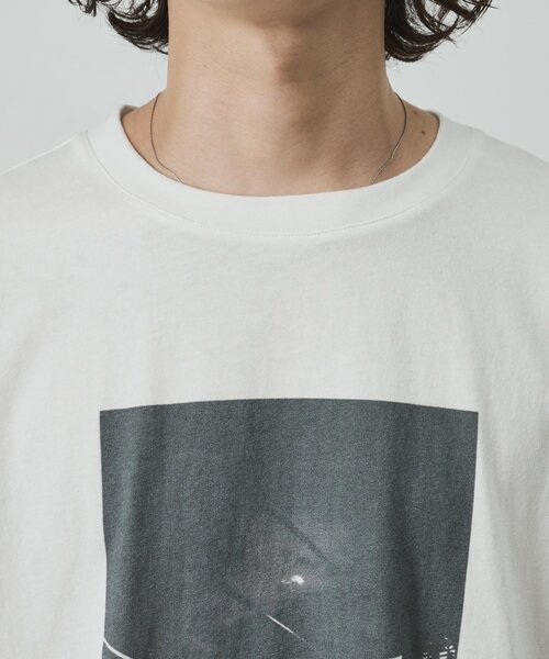 COLONY 2139(コロニートゥーワンスリーナイン)の「スクエアフォトプリントTシャツ(Tシャツ/カットソー・メンズ・レッド/ホワイト/ブラック・MEDIUM/LARGE)」の22枚目の写真