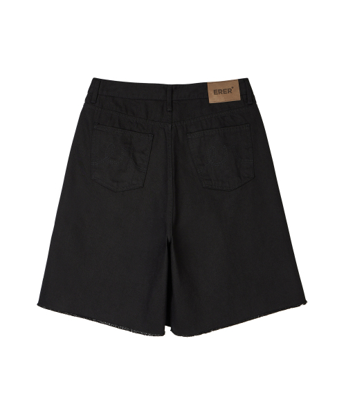 ERER(エルエル)の「Pintuck Bermuda Denim Shorts Black(その他パンツ・レディース・ブラック・1/2)」の6枚目の写真