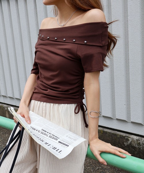 SpRay(スプレイ)の「スタッズ付オフタートルトップス(Tシャツ/カットソー・レディース・グレー/ブラック/ボルドー/ブラウン/ホワイト・FREE)」の11枚目の写真