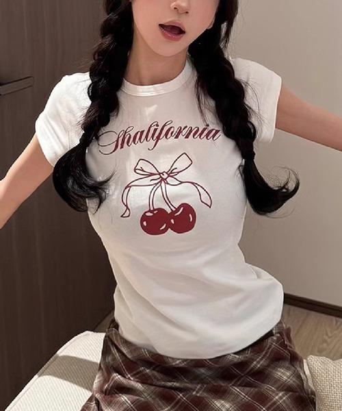 HALEY PESCA（ヘーリーペスカ）の「HALEY PESCA/チェリープリント リボンタイトTシャツ（Tシャツ/カットソー・レディース・ホワイト/ブラック・SMALL/MEDIUM）」の5枚目の写真