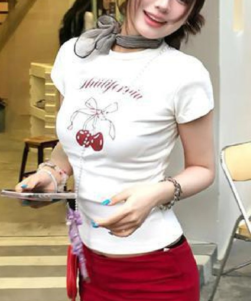 HALEY PESCA（ヘーリーペスカ）の「HALEY PESCA/チェリープリント リボンタイトTシャツ（Tシャツ/カットソー・レディース・ホワイト/ブラック・SMALL/MEDIUM）」の11枚目の写真