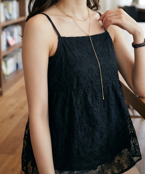 umune(ウムネ)の「キャミソール 総レース 花柄 レイヤード ペプラム フェミニン 体型カバー 大人かわいい 夏(キャミソール・レディース・オフホワイト/ブラック・FREE)」の13枚目の写真