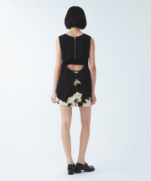 Ray BEAMS(レイビームス)の「バック オープン ジレ(ベスト・レディース・ブラック/ベージュ・ONE SIZE)」の5枚目の写真