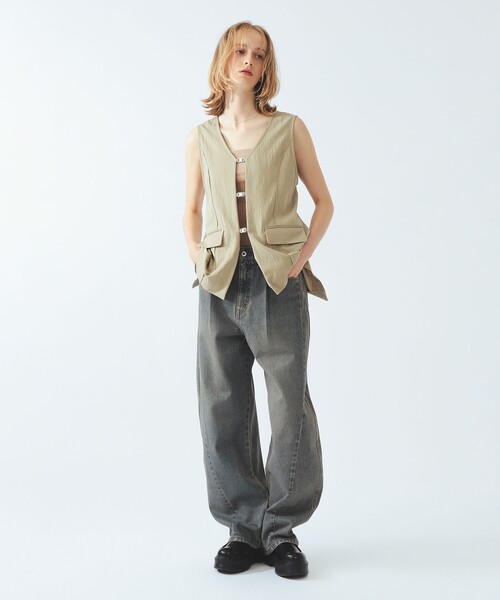 Ray BEAMS(レイビームス)の「バック オープン ジレ(ベスト・レディース・ブラック/ベージュ・ONE SIZE)」の7枚目の写真