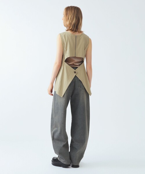 Ray BEAMS(レイビームス)の「バック オープン ジレ(ベスト・レディース・ブラック/ベージュ・ONE SIZE)」の9枚目の写真