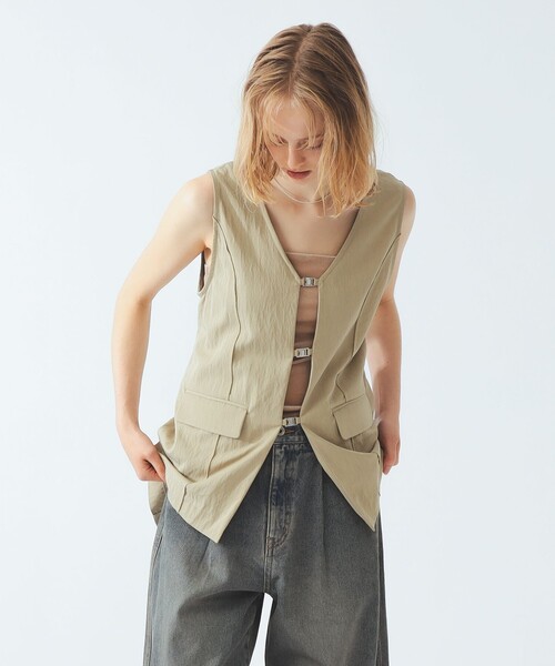 Ray BEAMS(レイビームス)の「バック オープン ジレ(ベスト・レディース・ブラック/ベージュ・ONE SIZE)」の10枚目の写真