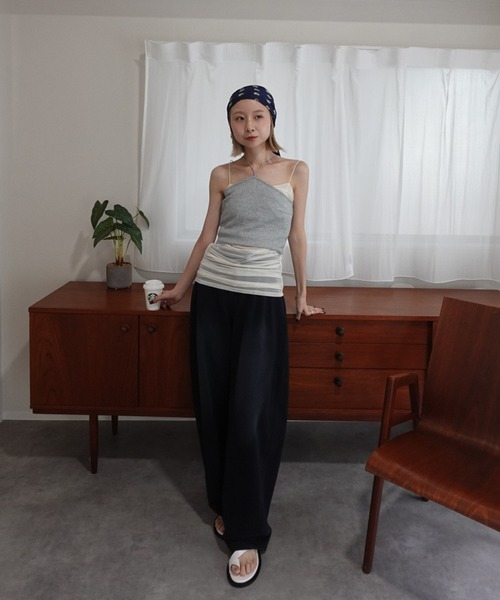Ameri(アメリ)の「HALTER CAMISOLE LAYERED TOPS(キャミソール・レディース・ライトブルー/ブラック/グレー・SMALL/MEDIUM)」の19枚目の写真