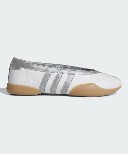 adidas(アディダス)の「TAEKWONDO MEI BALLET W / テコンドー バレエシューズ スニーカーアディダスオリジナルス adidas Originals(スニーカー・レディース・ホワイト×シルバー・22.0cm/22.5cm/23.0cm/23.5cm/24.0cm/24.5cm/25.0cm/25.5cm/26.0cm)」の1枚目の写真