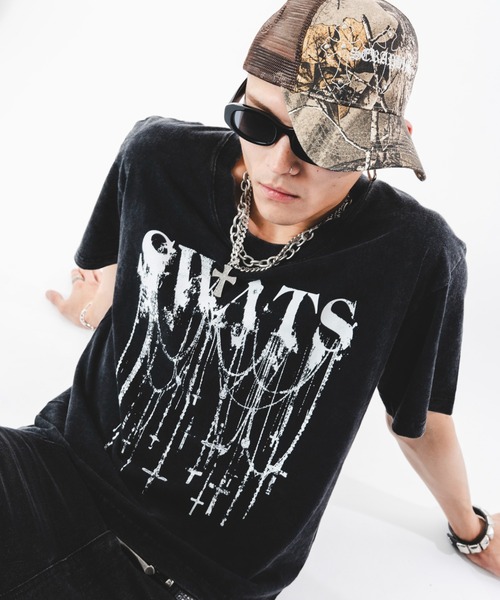 SHORT ROUND(ショートラウンド)の「SHORT ROUND/UネックグラフィックT(Tシャツ/カットソー・メンズ・ブラック系その他/ホワイト・LARGE/MEDIUM)」の2枚目の写真