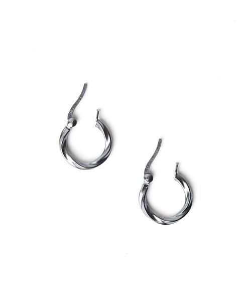 Chick(チック)の「【es】SILVER925 15mmデザインフープピアス(ピアス(両耳用)・レディース・ブラック/シルバー/ゴールド/ブラック系その他/シルバー系その他/ゴールド系その他・FREE)」の7枚目の写真