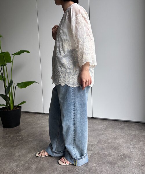 Jena espace merveilleux(ジェナ エスパスメルヴェイユ)の「スカラップレースブラウス(シャツ/ブラウス・レディース・ブラック/アイボリー・FREE)」の4枚目の写真
