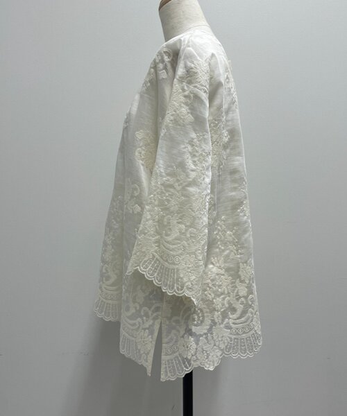 Jena espace merveilleux(ジェナ エスパスメルヴェイユ)の「スカラップレースブラウス(シャツ/ブラウス・レディース・ブラック/アイボリー・FREE)」の10枚目の写真