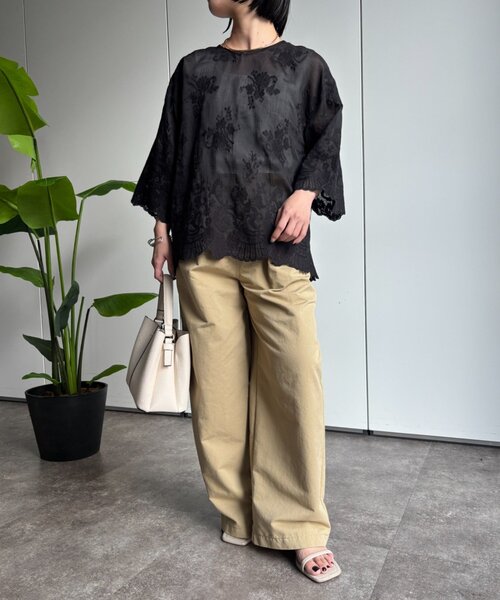 Jena espace merveilleux(ジェナ エスパスメルヴェイユ)の「スカラップレースブラウス(シャツ/ブラウス・レディース・ブラック/アイボリー・FREE)」の17枚目の写真