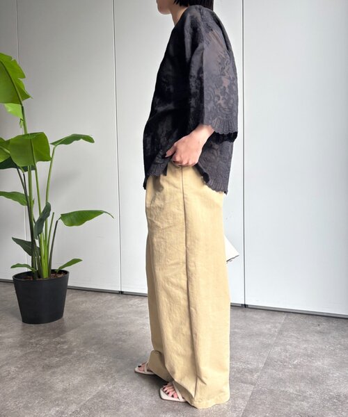 Jena espace merveilleux(ジェナ エスパスメルヴェイユ)の「スカラップレースブラウス(シャツ/ブラウス・レディース・ブラック/アイボリー・FREE)」の18枚目の写真