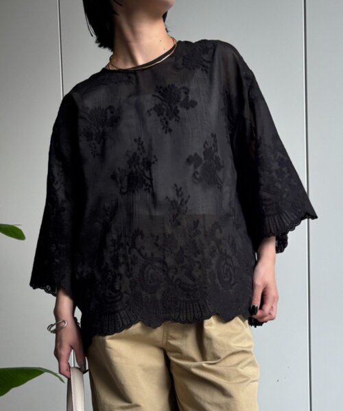 Jena espace merveilleux(ジェナ エスパスメルヴェイユ)の「スカラップレースブラウス(シャツ/ブラウス・レディース・ブラック/アイボリー・FREE)」の20枚目の写真