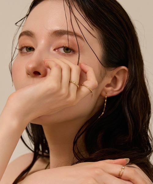 Phoebe(フィービィー)の「【金属アレルギー対応】2setメタルスタッズリング/ニッケルフリー セットリング 重ね付け オフィス 普段使い(リング・レディース・イエローゴールド/シルバー・#11)」の6枚目の写真